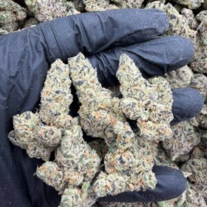 Alternative view of Platinum Cake